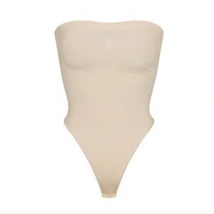 SKIMS Seamless Sculpt Strapless Thong Bodysuit Sand Size S